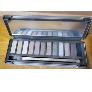 Urban Decay Naked2 eyeshadow palette